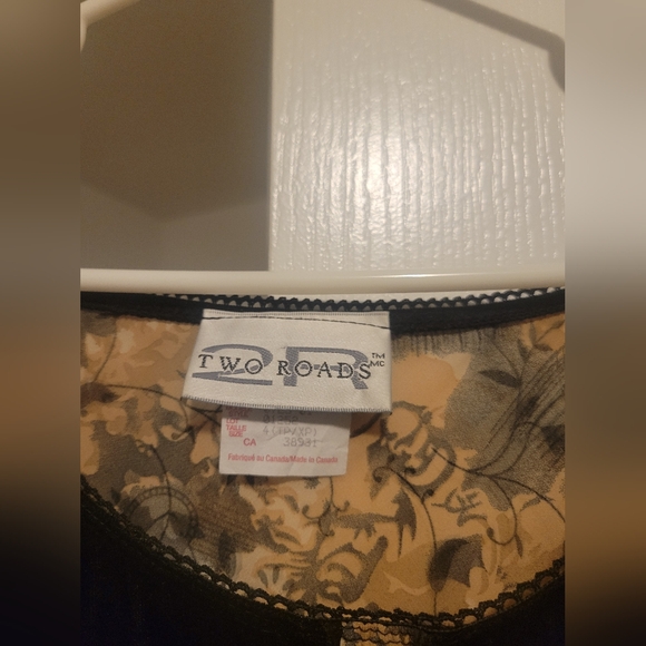 Gorgeous flare sleeve corset style blouse, probably vintage based on the style - Picture 3 of 6